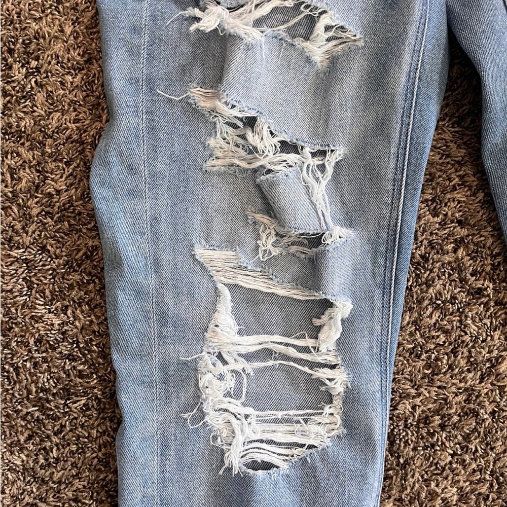 NWT AMERICAN EAGLE Distressed Stretch Mom Jeans High Rise Women’s 6 Long - Picture 3 of 10